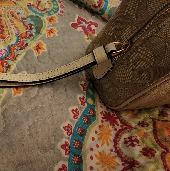 Coach Dempsey Boxy Cosmetic Case 20 inch Signature Jacquard with Stripe and Coac - Picture 7 of 7